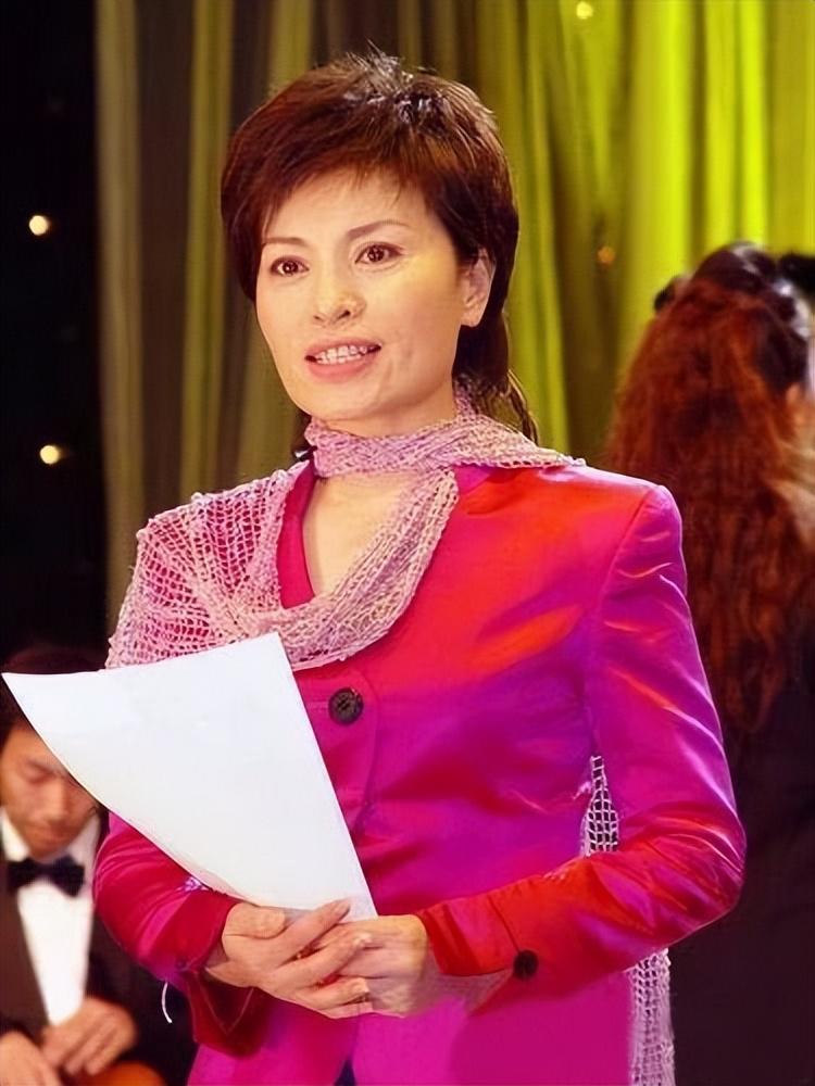 当张宇燕知道李瑞英要报考北京广播学院的时候,一直鼓励她:"你一定