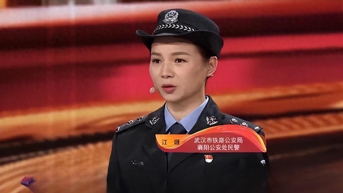 她叫江珊,2020年年初,她第一时间递交了请战书,前往一线日夜奋战,为