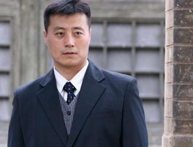 回顾任程伟:娶黄蕾在9平米地下室生活,成名后只换房不换糟糠妻