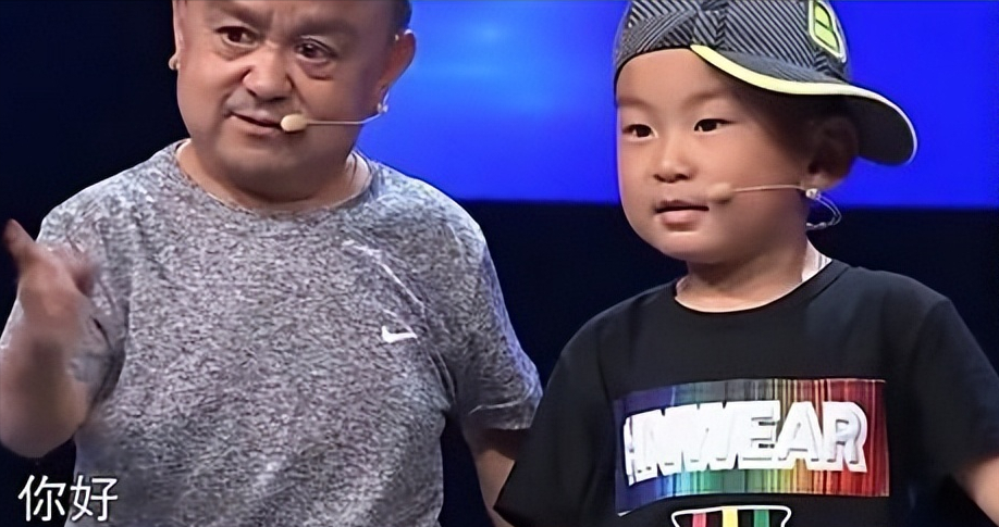 "小阴蚀王"张伸身高1.15米,无戏可拍退圈被娇妻抛弃,如今怎样