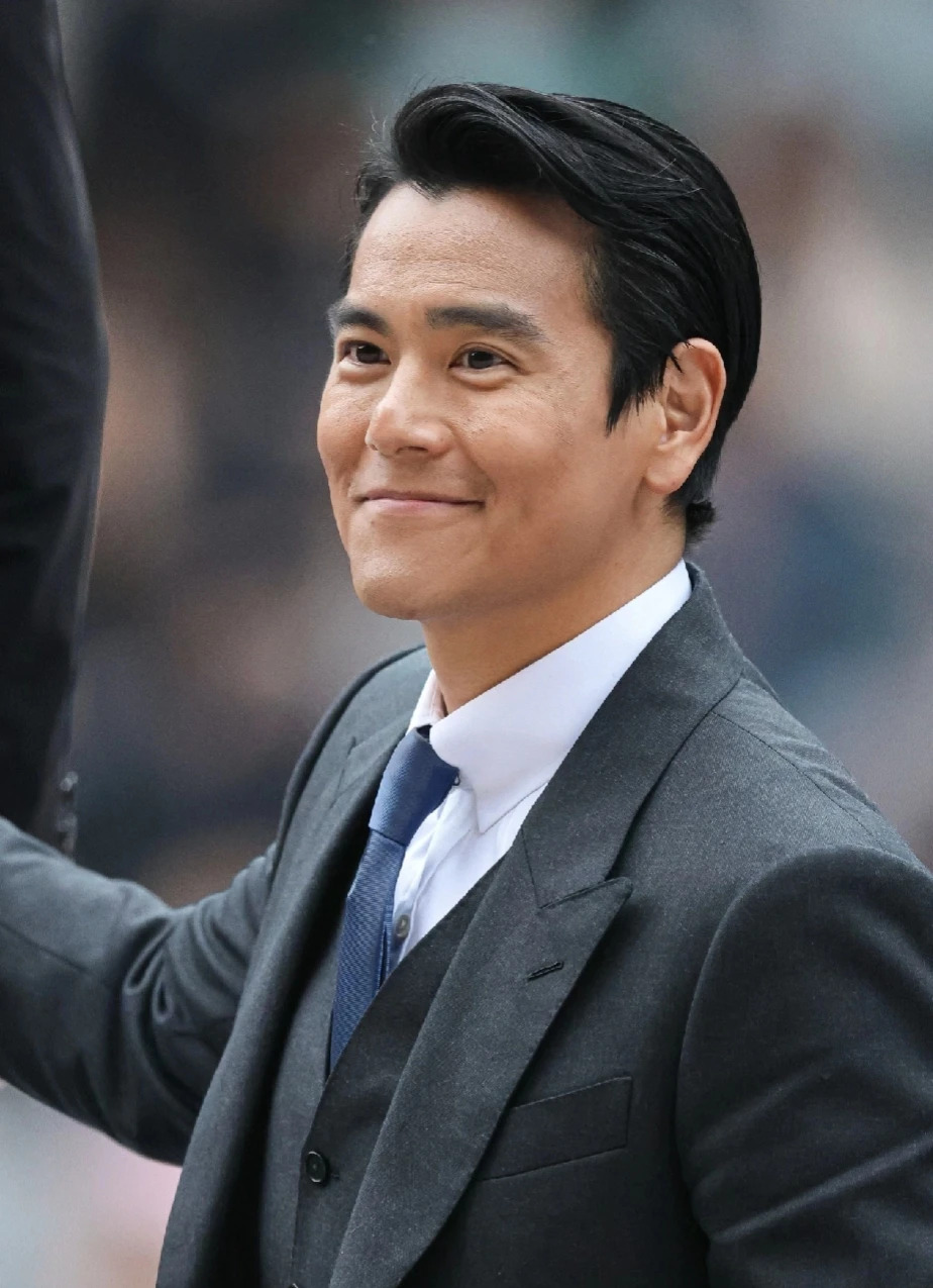 啊,我们的男神彭于晏发生了什么?