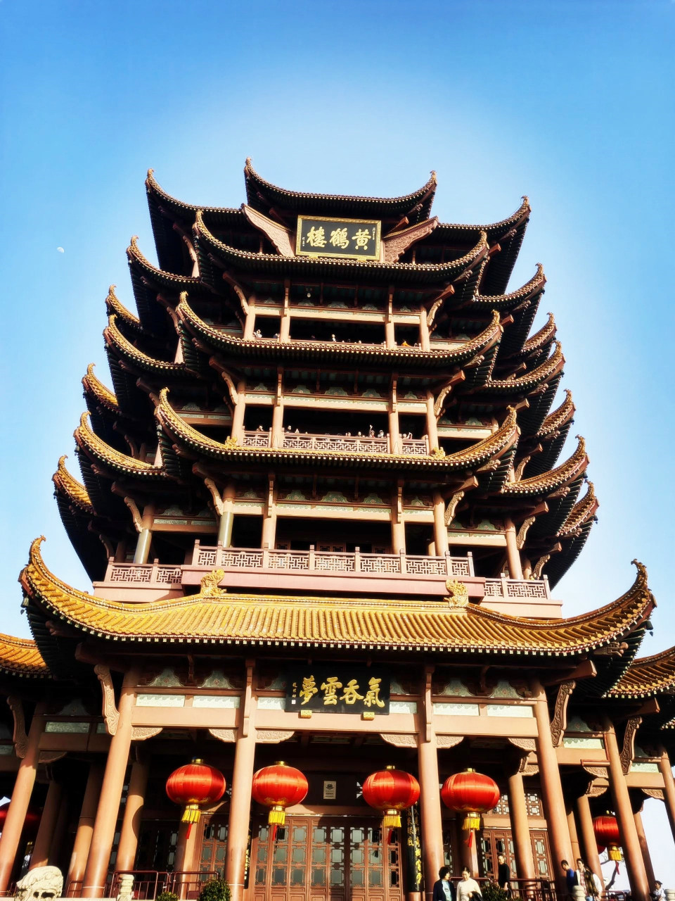 黄鹤楼是武汉的标志性建筑,也是古诗中经常提到的地方,听我一句劝