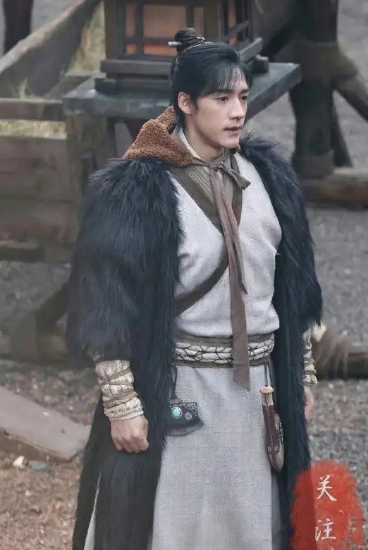 新版射雕的男主郭靖,身材很哇塞