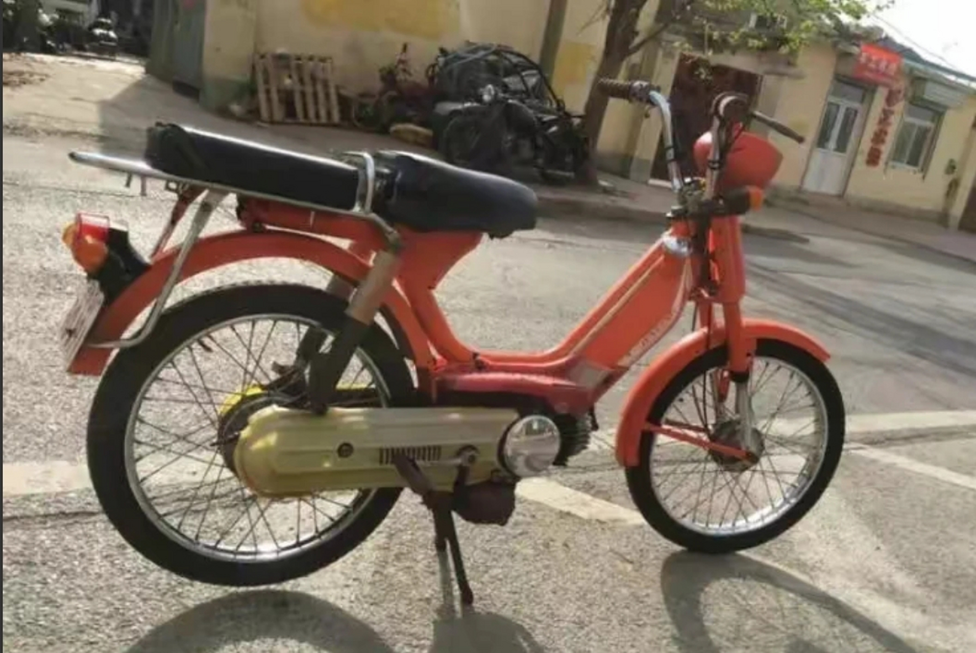 见过三款说明你老了 第一款,南方125 第二款,嘉陵cj50 第三款,铃木125