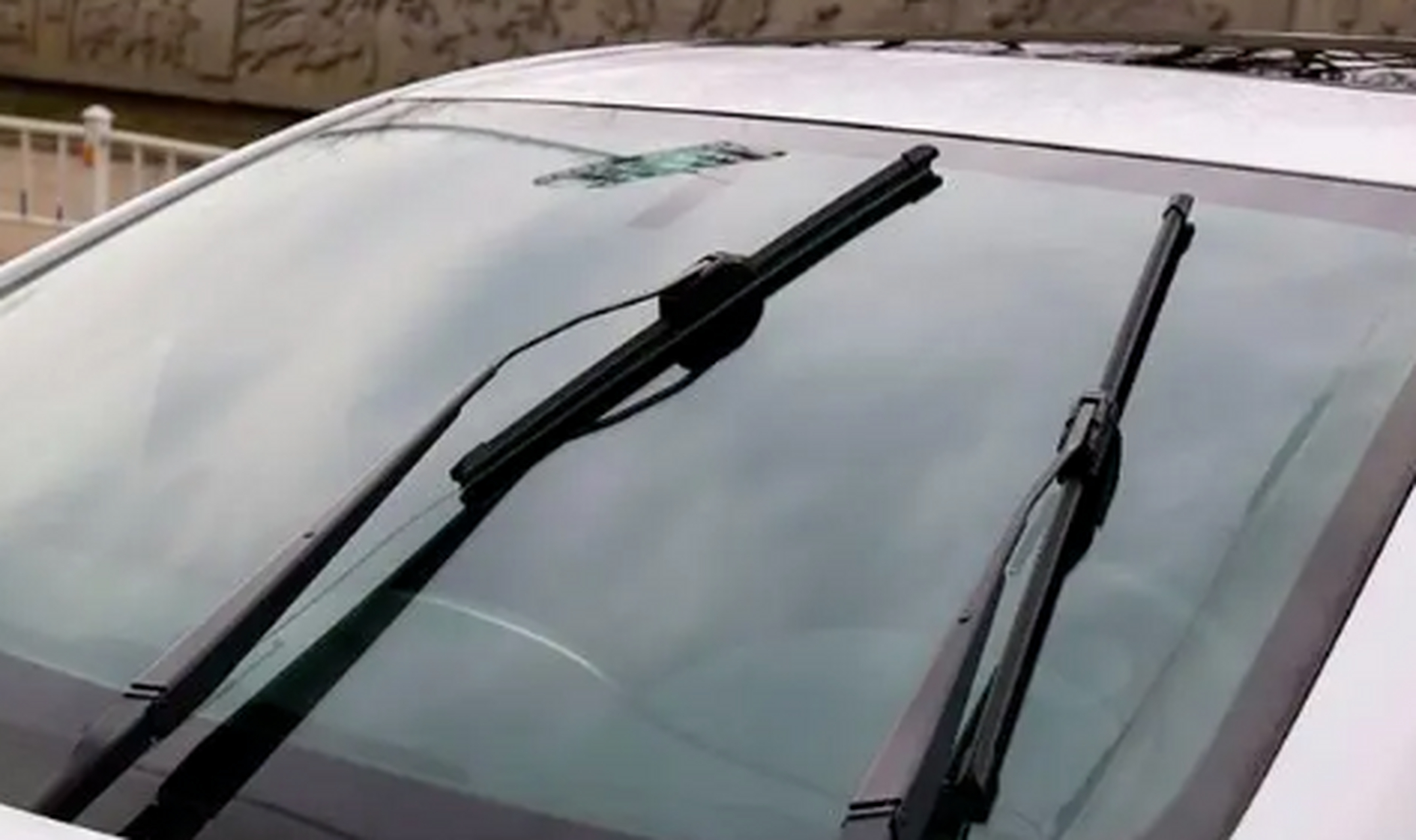 汽车雨刮器使用寿命和性能差异引发关注.