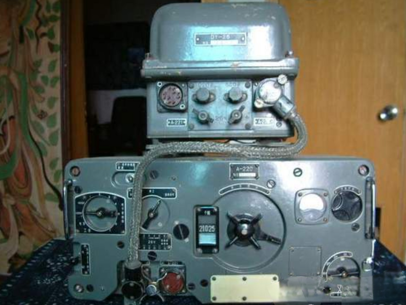 我军80年以前装甲部队a220短波调频电台