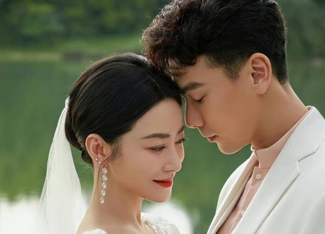 这才是"人间尤物"!北京这一夜,49岁的陈紫函白皙透亮成焦点!