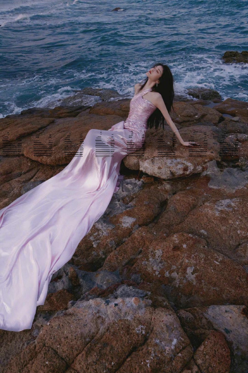 32岁何穗的内衣写真