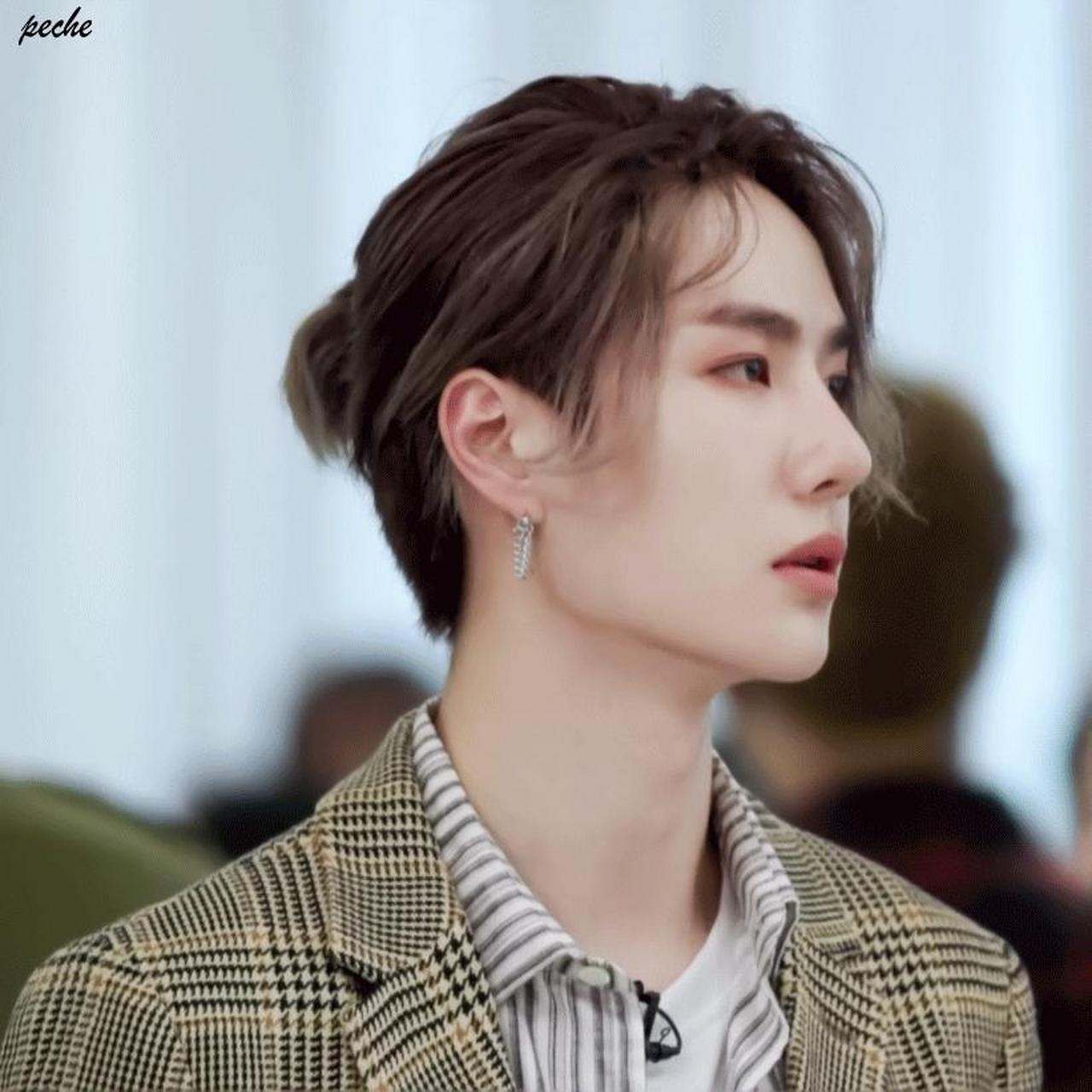 "小王子"王一博长发真帅气