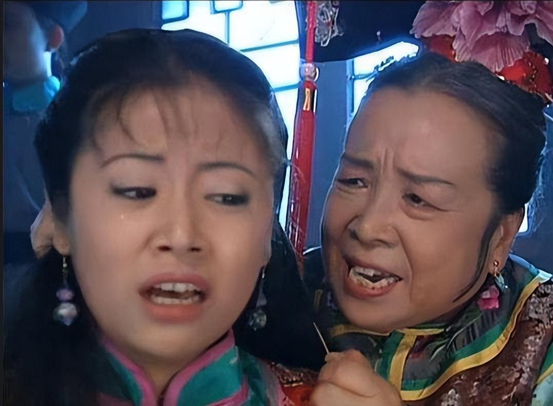 长大后才知道,容嬷嬷(李明启)才是值得尊敬的好演员.