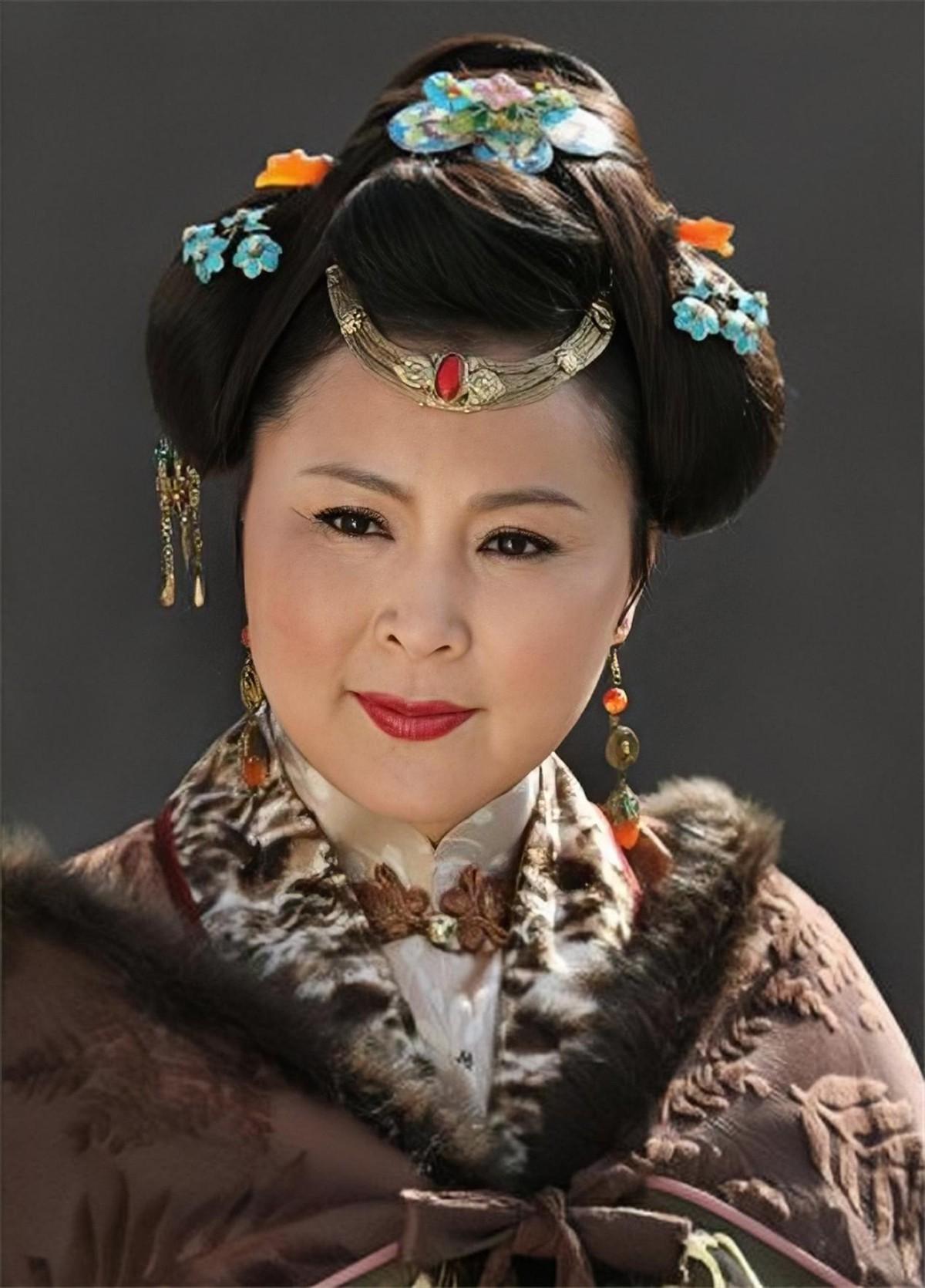回顾80年代当红女星陈鸿梅,巅峰时嫁高干子弟,如今过得怎样了?
