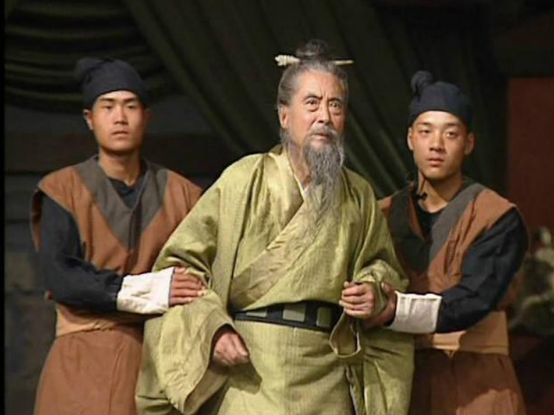 演员张瞳,话剧演员,此前已在话剧的舞台上47年,68岁的他第一次通过