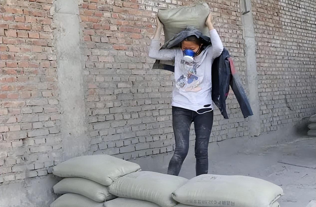 6年前走红的"水泥西施",因"完美"骗局而败落,如今怎么样了