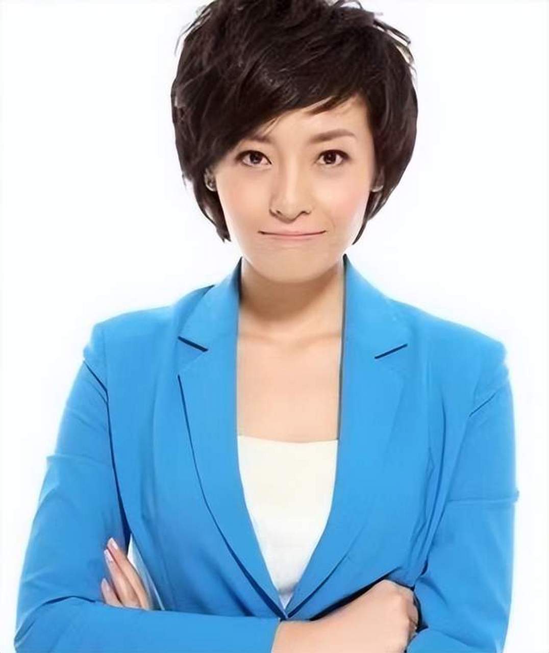 慕林杉,央视最美主持人,转型公司高管,事业有成.嫁神秘富豪,婚姻美满.