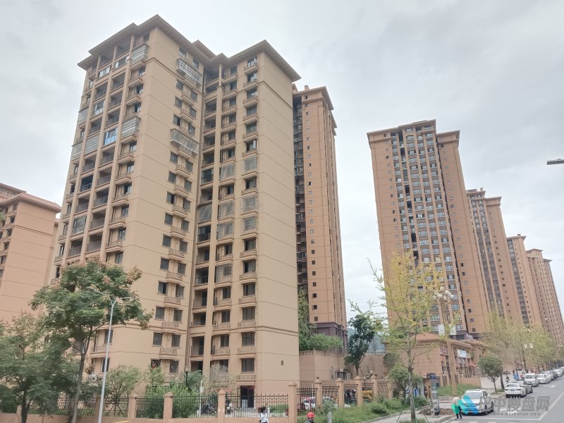 巴中兴合·半山逸城(2期):城市中的自然与品质生活交汇点