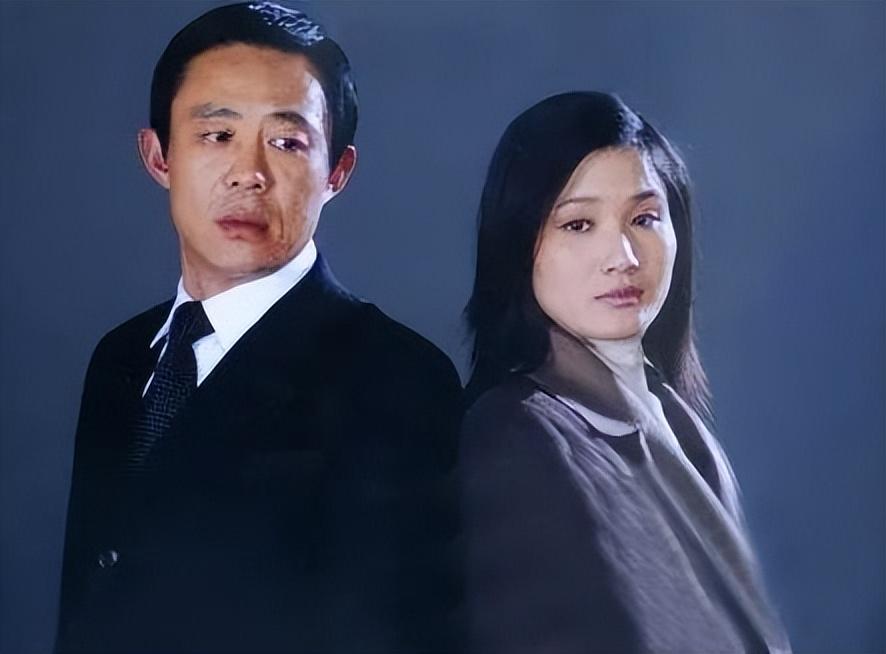 回顾潘雨辰:与侯勇离婚后,独自带娃生活,今10年过去了仍单身一人