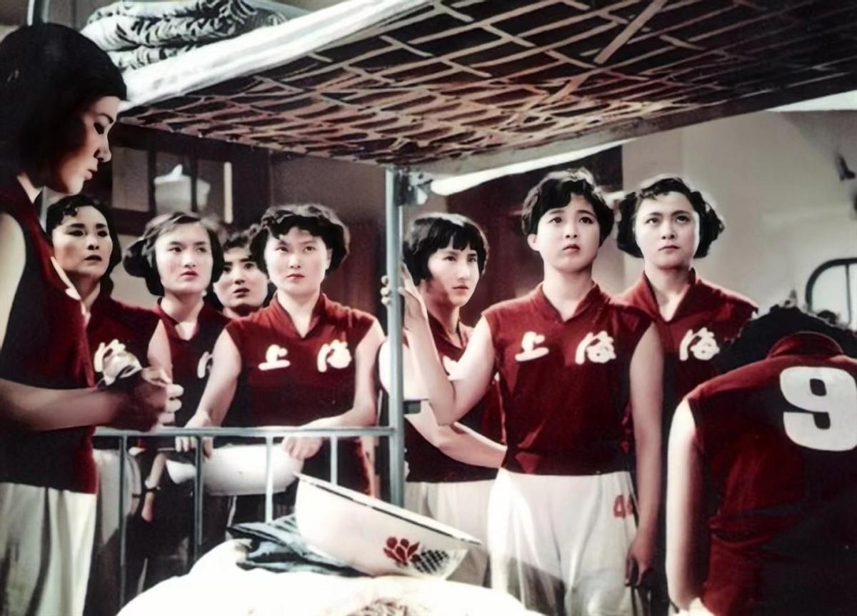 回顾:4个子女3个智障,正常的孩子患癌离世,谢晋一生比黄连还苦