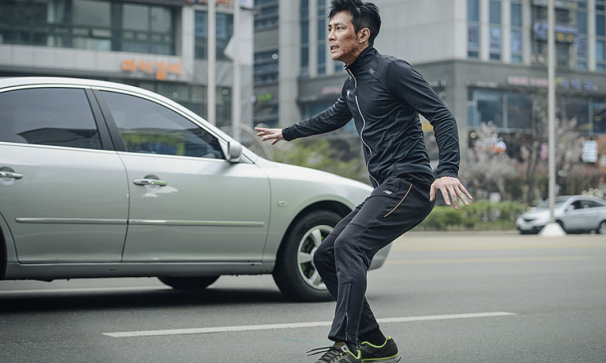 讲述两个男人之间较量的动作片,他们选定申河均和李政宰作为主演,并