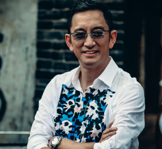 回顾《九品芝麻官》演员境况唏嘘:多位已逝,如花瘦到认不出