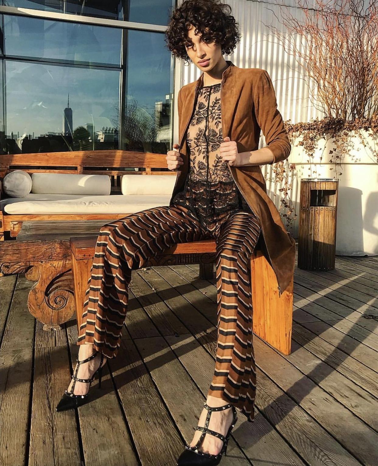 sarah jordan,肤白貌美175黄金臀腿比,被誉为时尚界的璀璨之星