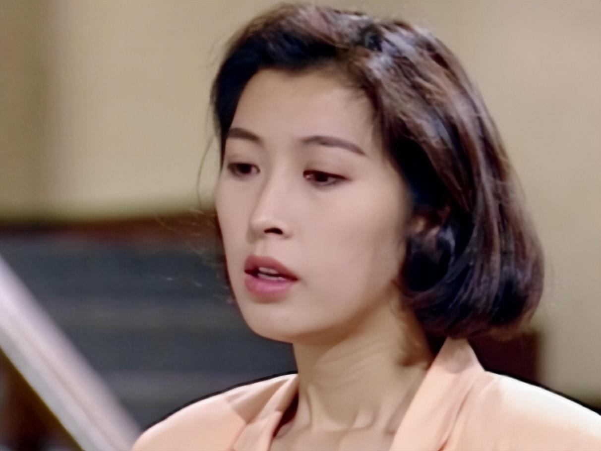 24年后再看郭蔼明,才明白她能嫁给刘青云做老婆,到底多幸运