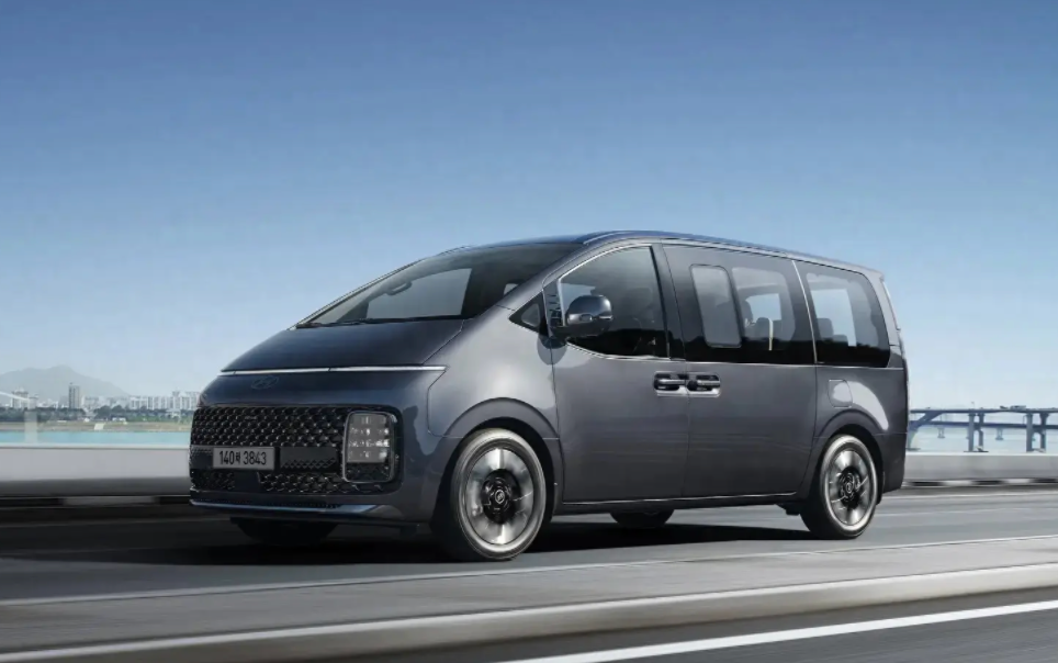 最近,从海外媒体的相关报道可以获悉,2024款现代staria混动版已在韩国