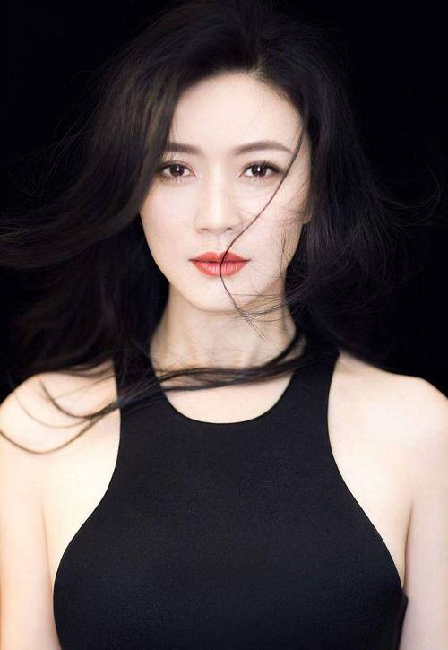 回顾田海蓉:丧母又丧夫,父亲瘫痪女儿年幼,凭一己之力扛起重担