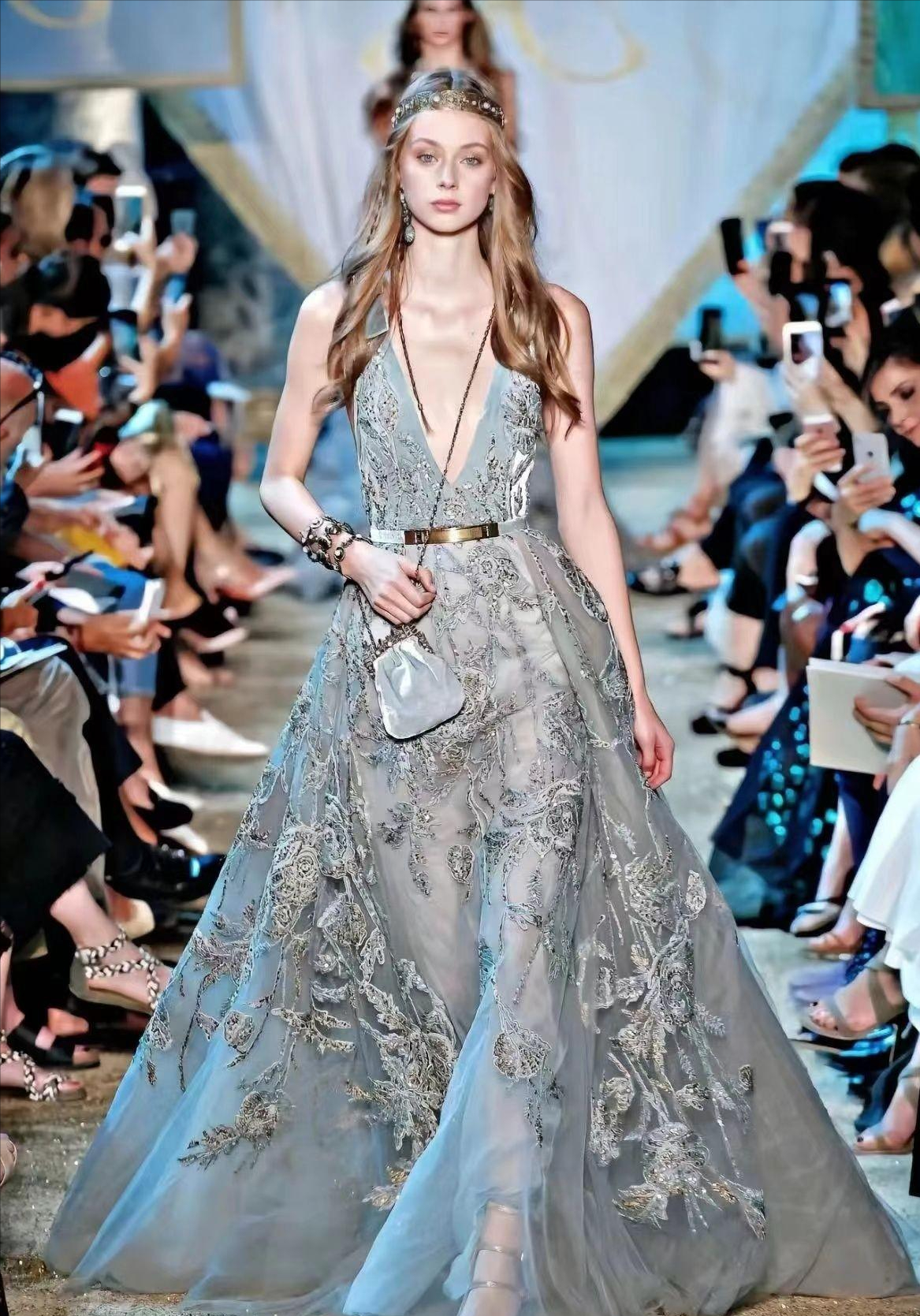 sarah jordan,肤白貌美175黄金臀腿比,被誉为时尚界的璀璨之星