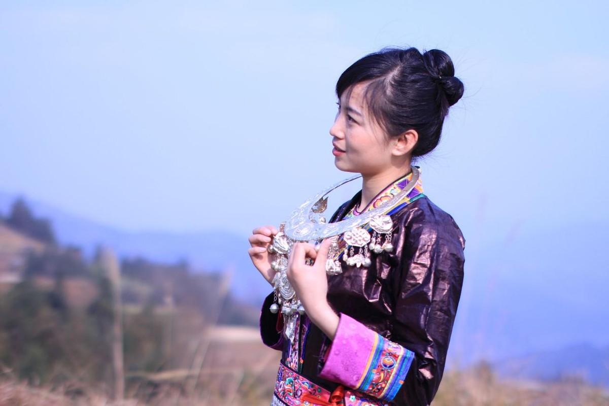 回顾为何一元纸币上出现这位侗族女孩?16岁"貌若天仙",后来怎样?