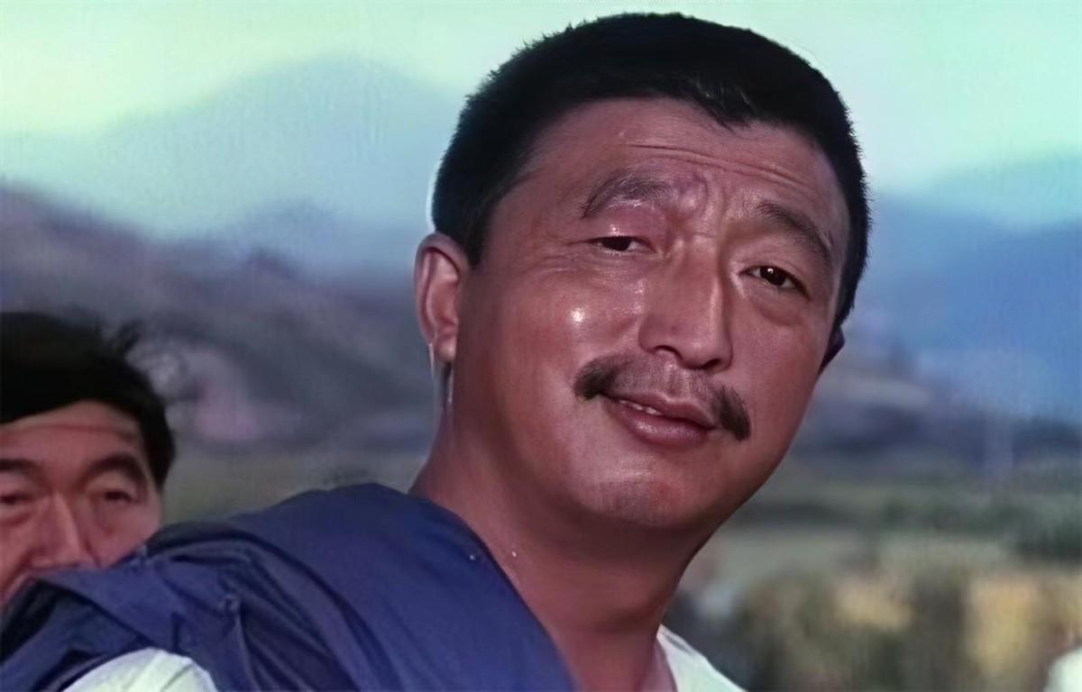 回顾陈裕德:演"懒汉"出名,56岁患癌去世,好友凑钱帮其下葬