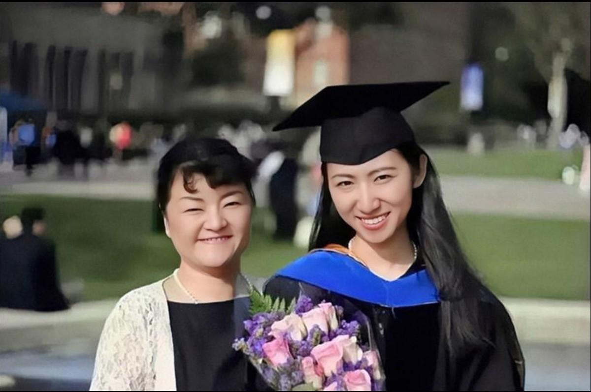 回顾清华学霸李一诺如何4年生3娃,替世界首富"花钱",还拿百万年薪