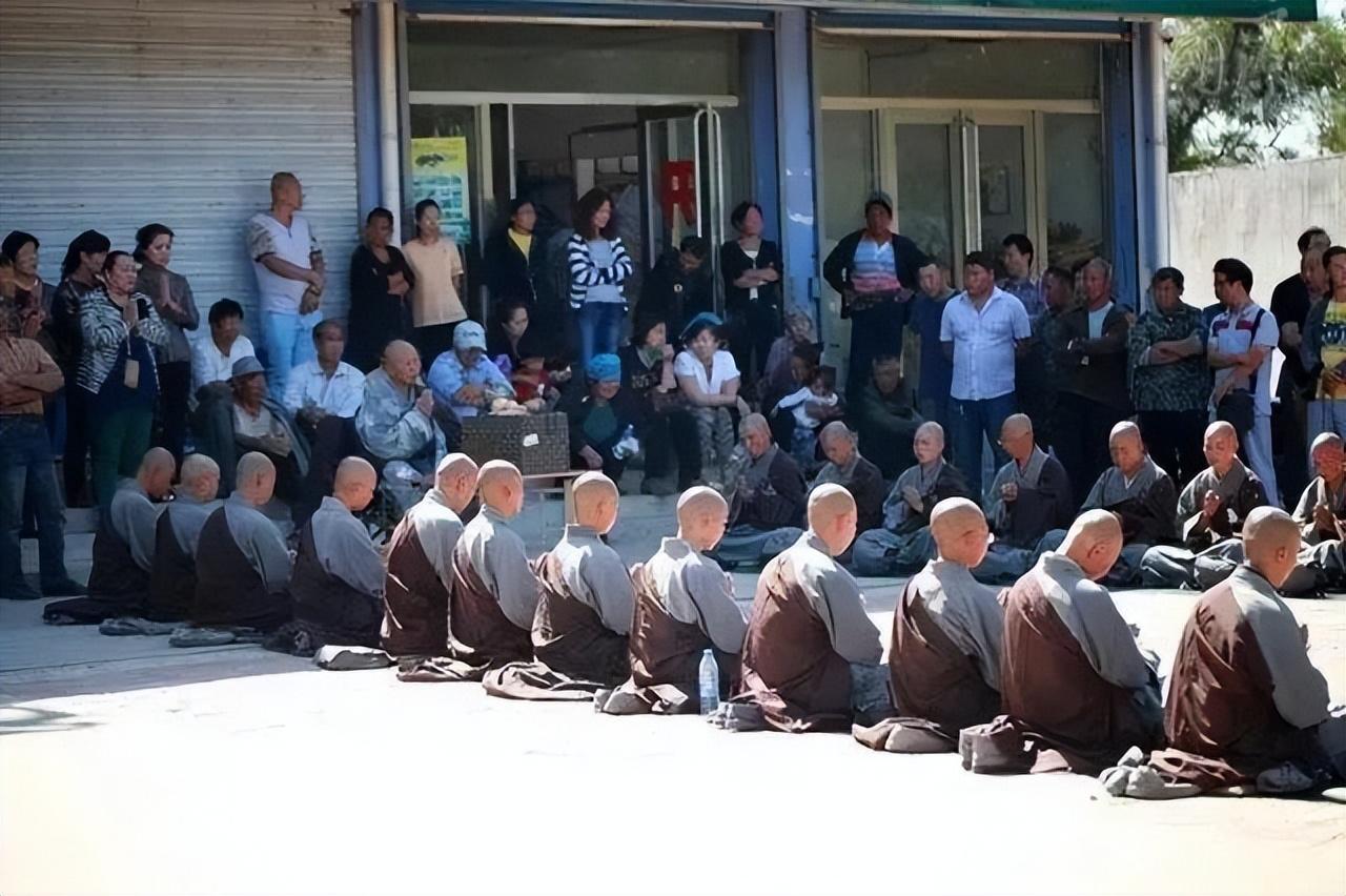 回顾辽宁一清贫寺庙,庙内皆女性,日睡4小时吃一餐,拒香客捐钱