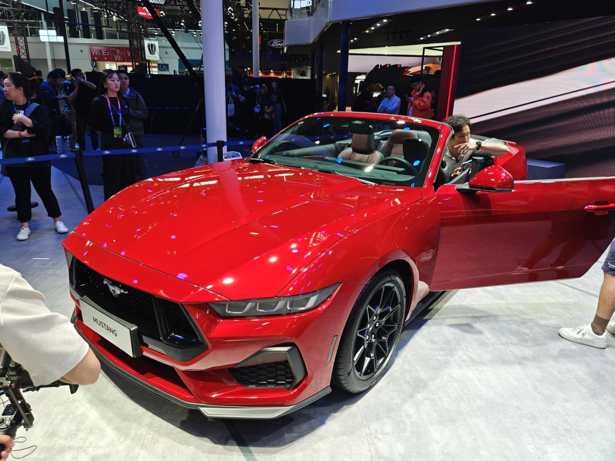40万级燃油跑车市场最后的倔强,mustang打响福特转型第二枪?