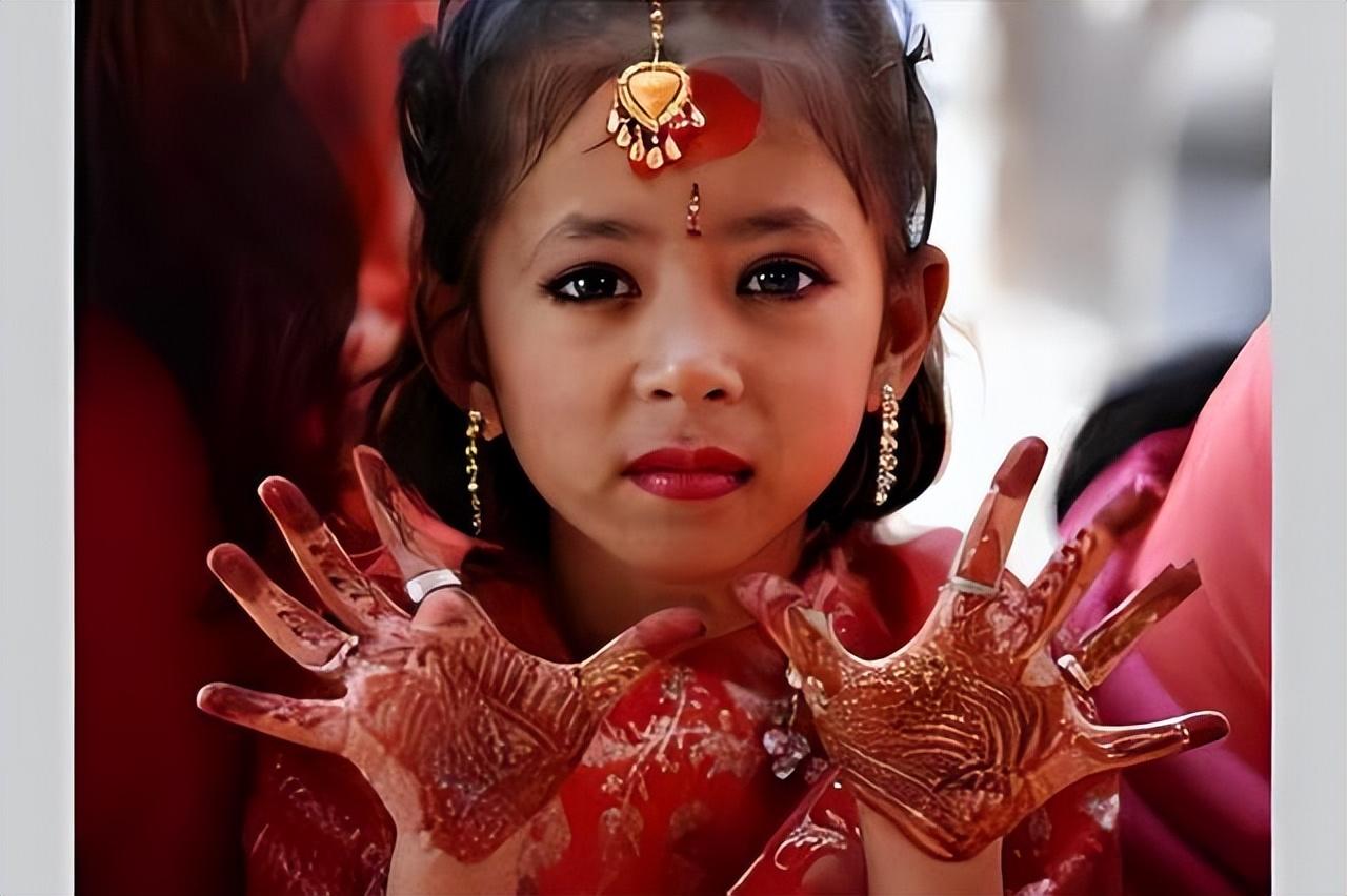 孟加拉国的童婚习俗:近三分之一的女人,在15岁前就已嫁为人妇