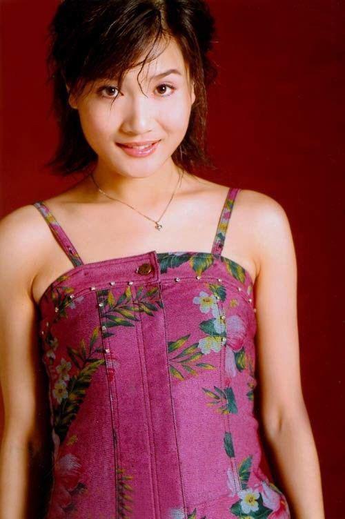 回顾潘雨辰:与侯勇离婚后,独自带娃生活,今10年过去了仍单身一人