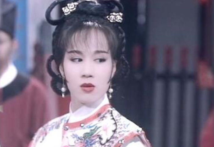 2008年,麦景婷低调嫁给了吕颂贤,婚后夫妻约定不要孩子,且俩人因信佛