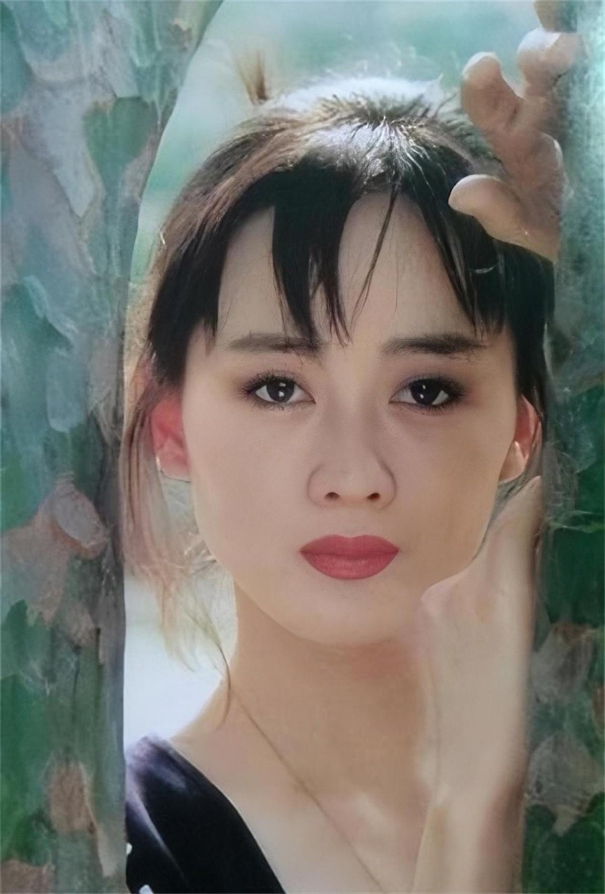 回顾李琳:25岁成影后被前夫一巴掌扇到离婚,二婚丈夫是世界冠军