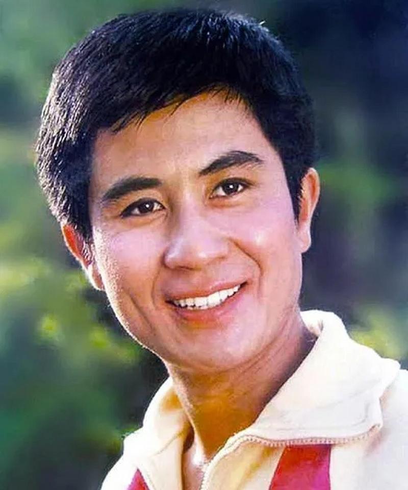 回顾郭凯敏:与相伴6年的张芝华离婚,迎娶尤勇前妻,他在追求什么?