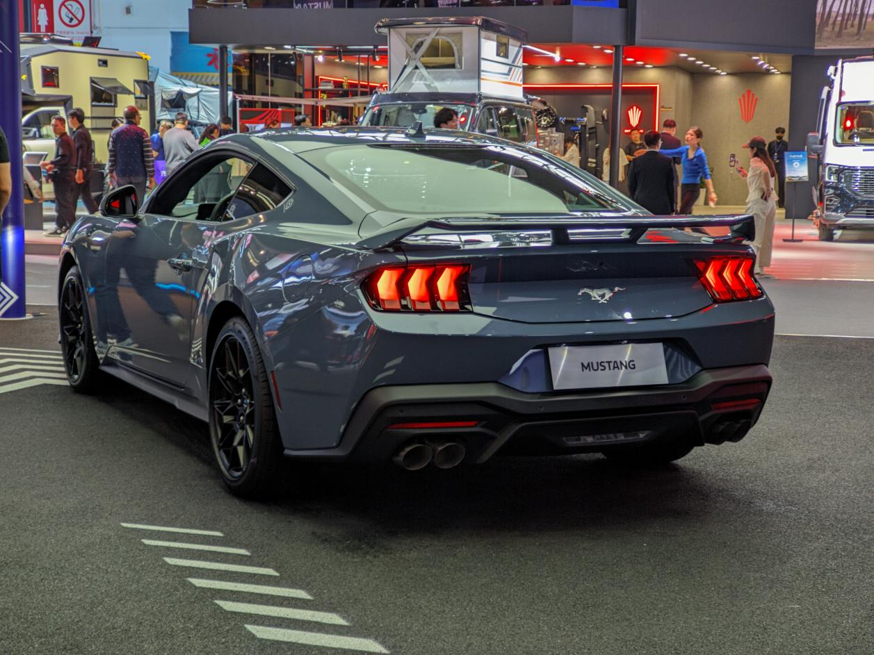 40万级燃油跑车市场最后的倔强,mustang打响福特转型第二枪?