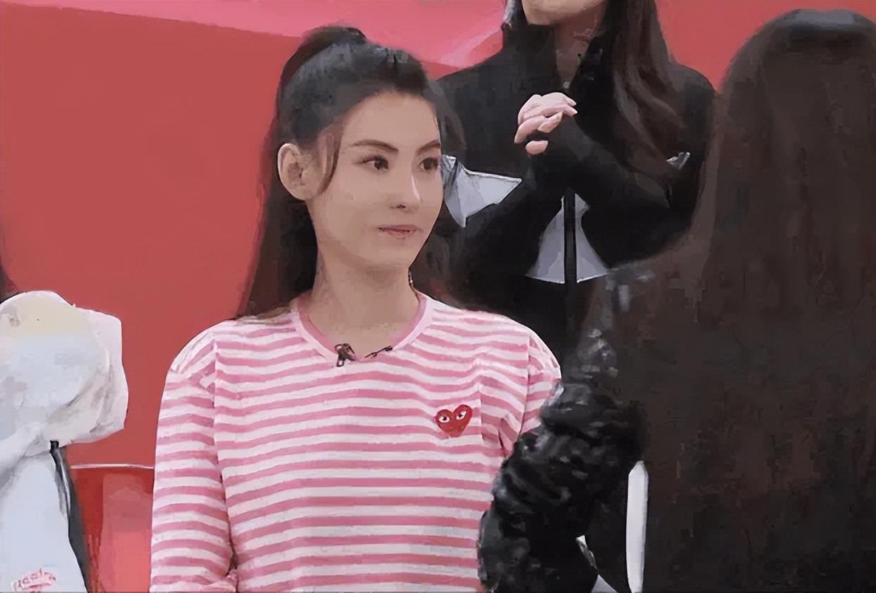 她是中戏两百年的岁月里才出现一个的美女,那么曾黎到底有多美呢?