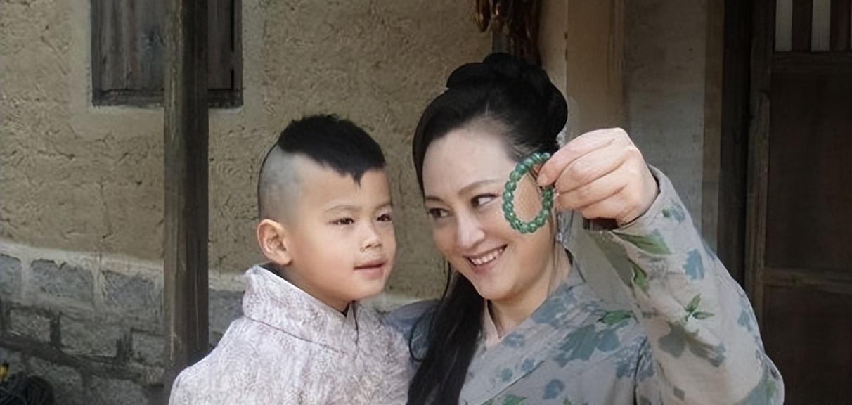 回顾宋佳的负心情史:丈夫患病后远走美国,靠美貌征服了4个男人