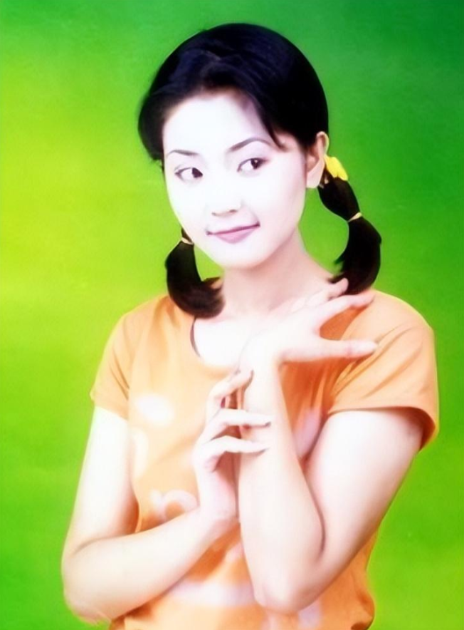 回顾主持人方琼:与大8岁领导闪婚,婚后分居多年,她过得幸福吗