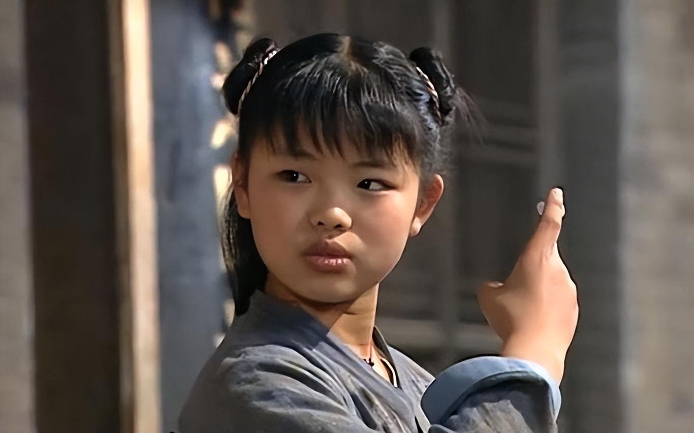 31岁的嘎子和28岁的英子重逢,一个健硕有型,一个女大十八变