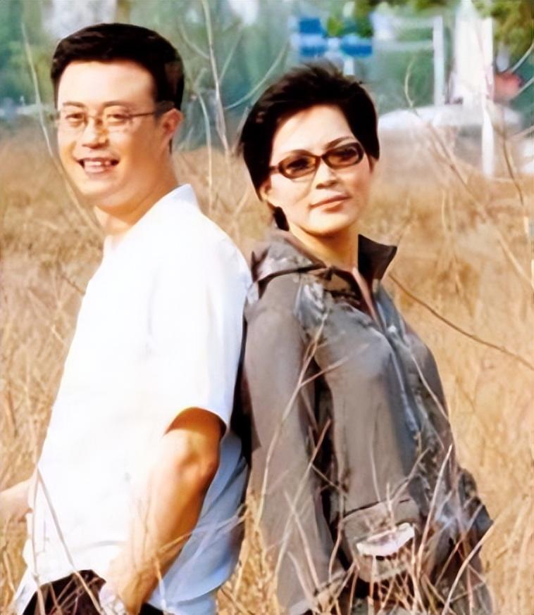 回顾白燕升:娶瘫痪的残疾妻子,婚后生一儿一女,如今幸福美满