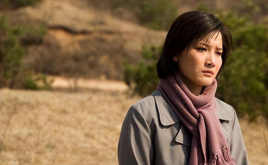 回顾潘雨辰:与侯勇离婚后,独自带娃生活,今10年过去了仍单身一人