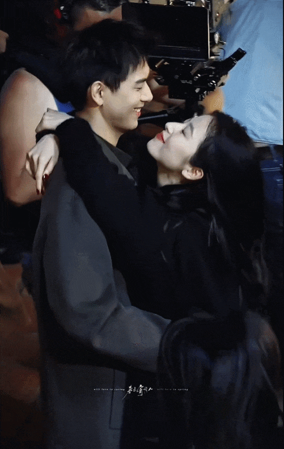 周雨彤快别再"收割"了!业内的优质男都快被你尽数"收下"了