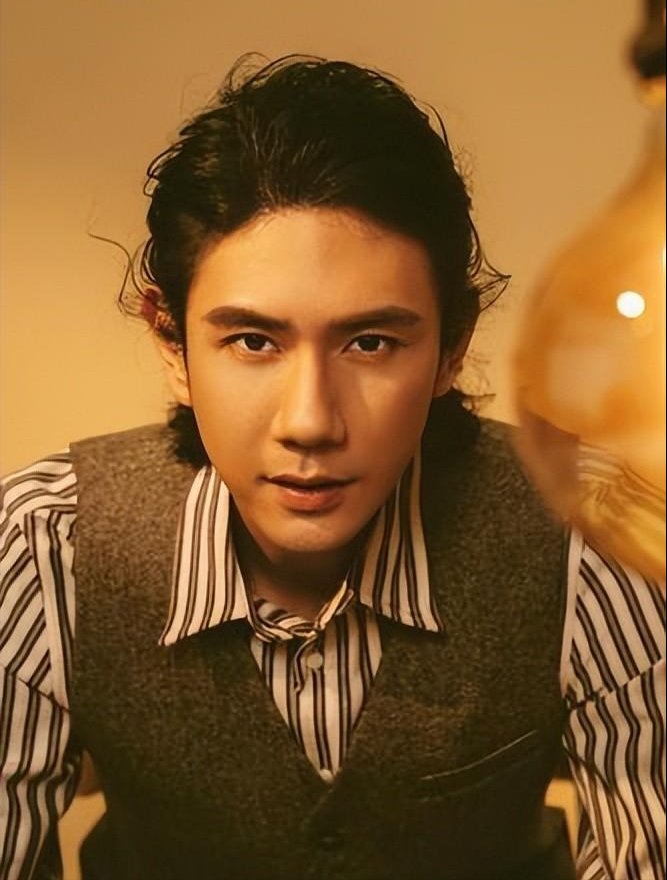 乒乓教父蔡振华,娶了一个"没心没肺"的妻子,儿子是当红男演员