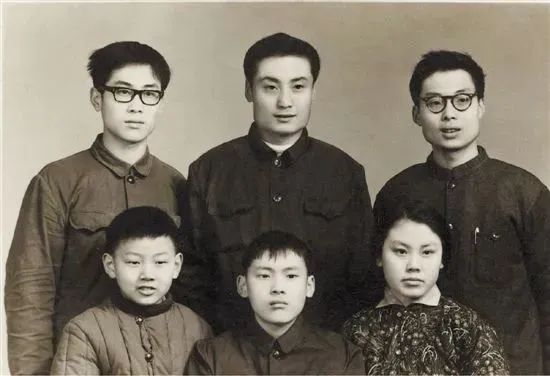 王树珍当上老师后,每月可以领到55元工资,这对全家来说具有重大的意义