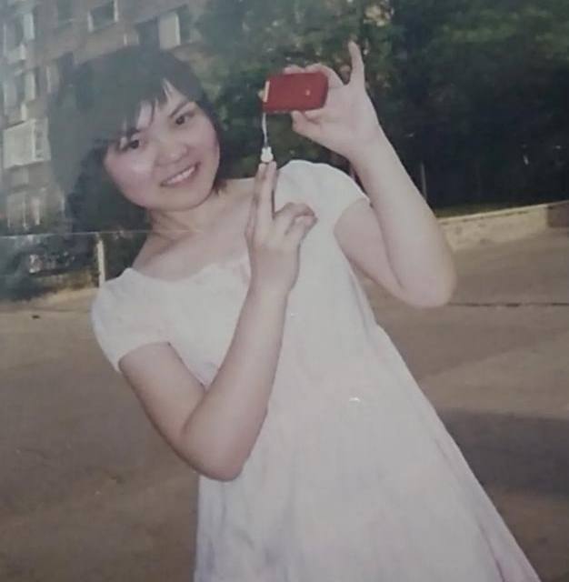 回顾:她差点被清华开除,放弃30万年薪开甜品店,嫁给清华博士