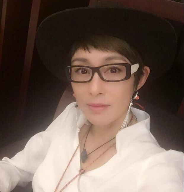 回顾《九品芝麻官》演员境况唏嘘:多位已逝,如花瘦到认不出